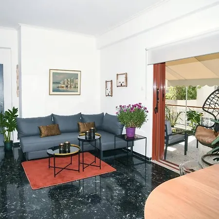 Botanical Haven 2bd Downtown Apartment *